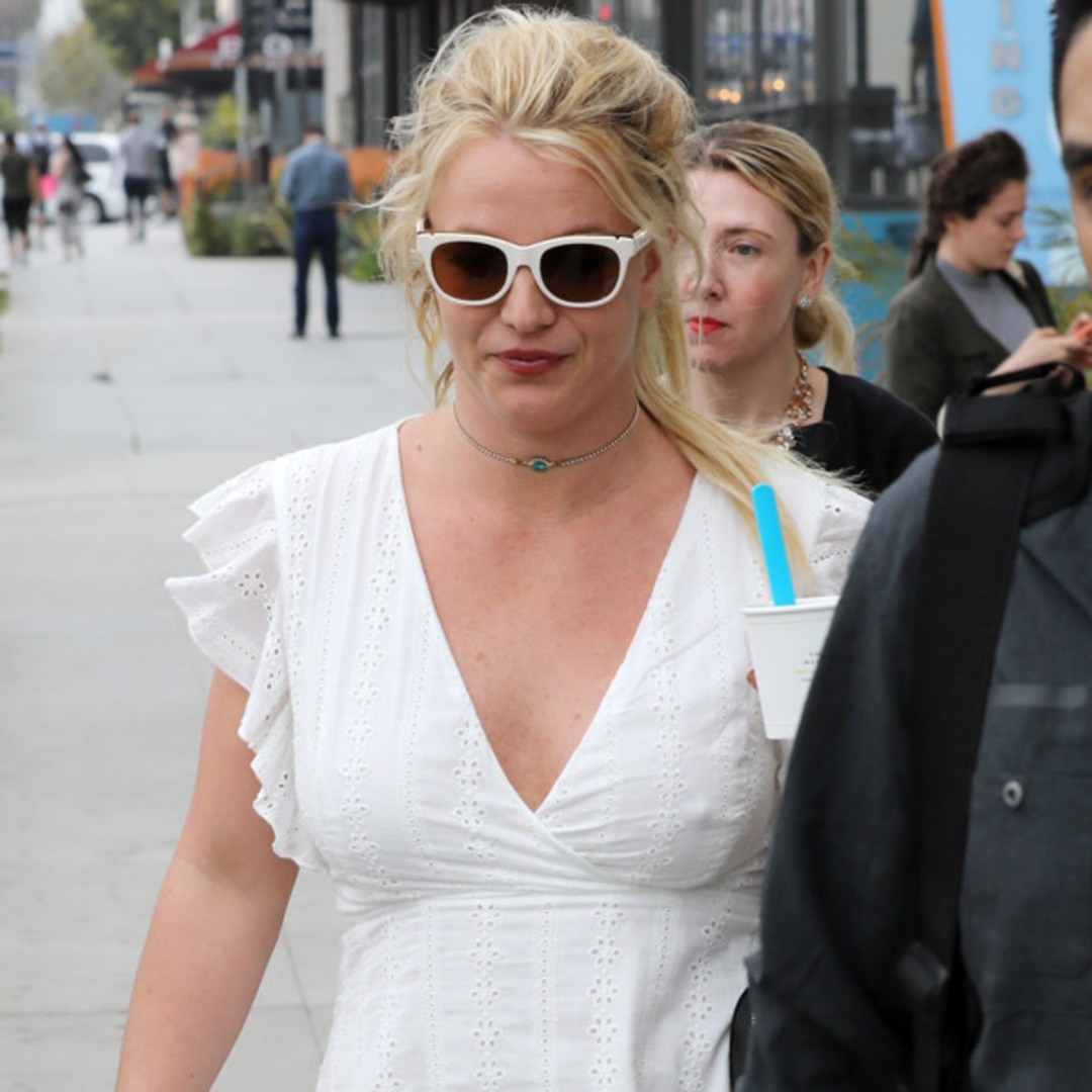 Britney Spears Steps Out For Frozen Yogurt Amid Fan Speculation E Online